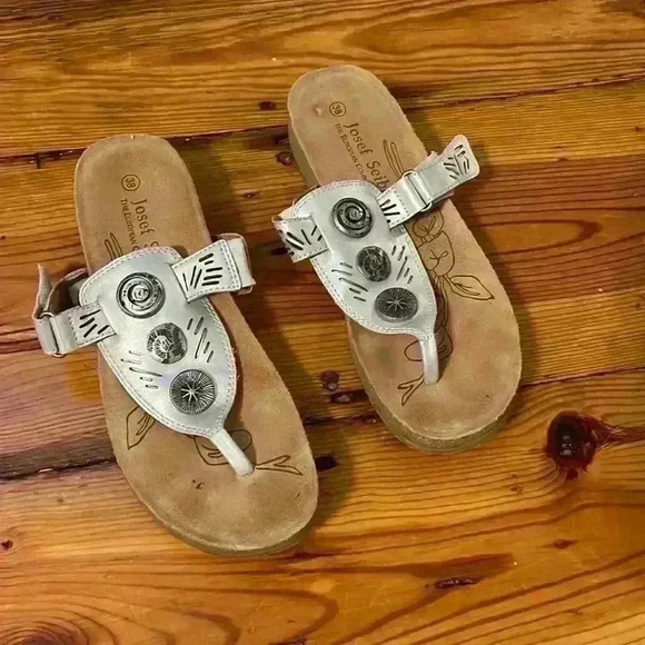 Josef Seibel The European Comfort Shoe grey Sandals with Silver Buttons size 38 - Picture 1 of 9